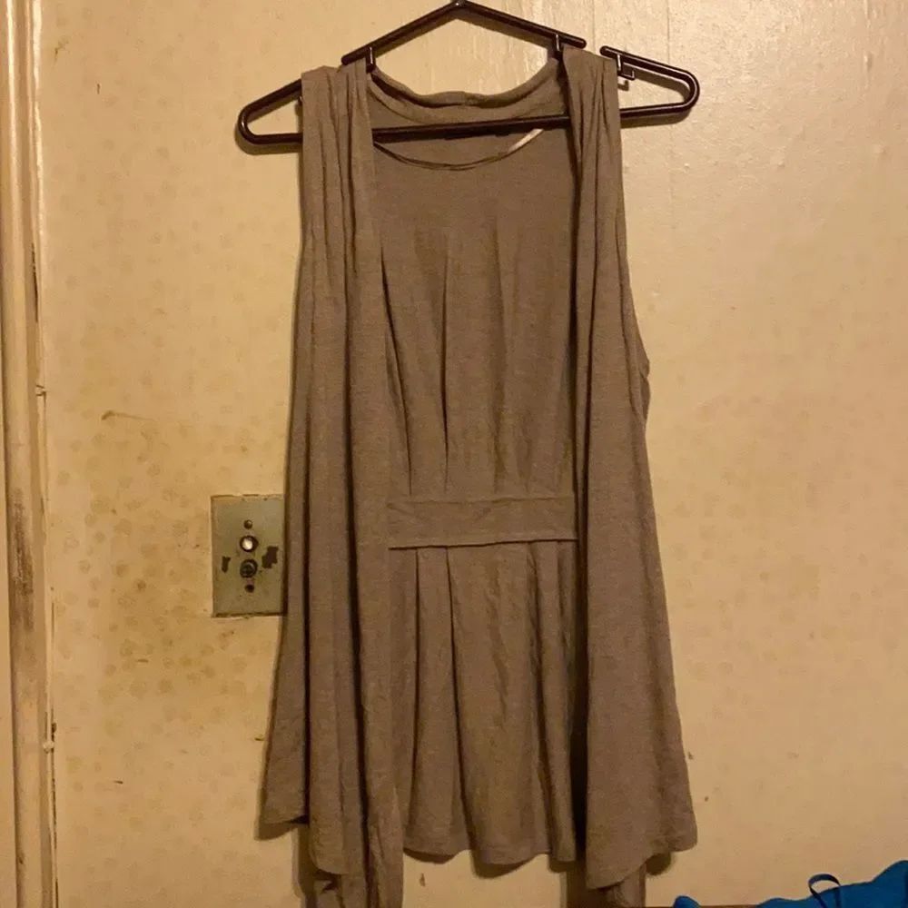 Apt.9 sleeveless tunic sz. M